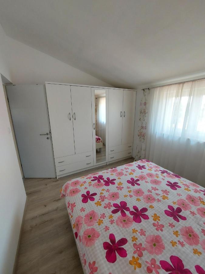 Apartman Ana Штиньян Экстерьер фото