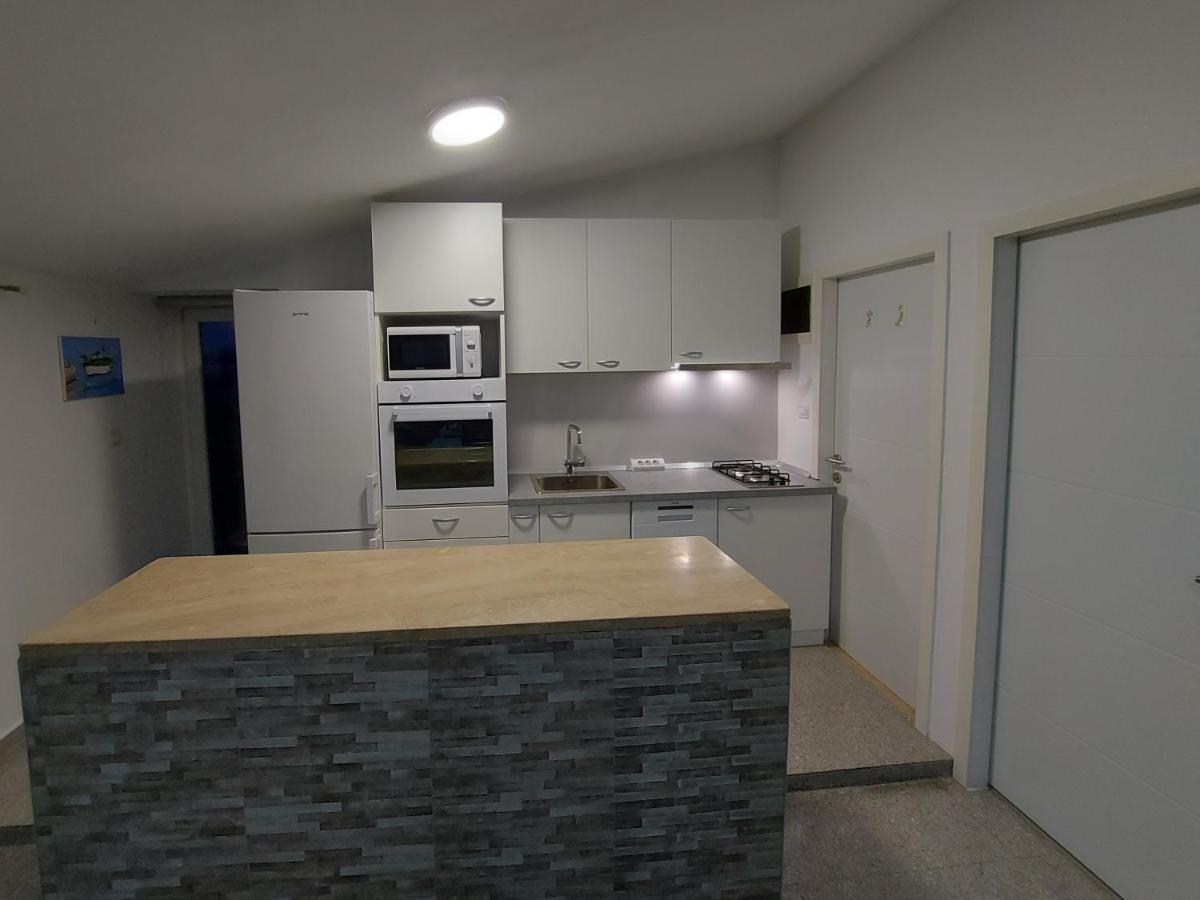 Apartman Ana Штиньян Экстерьер фото